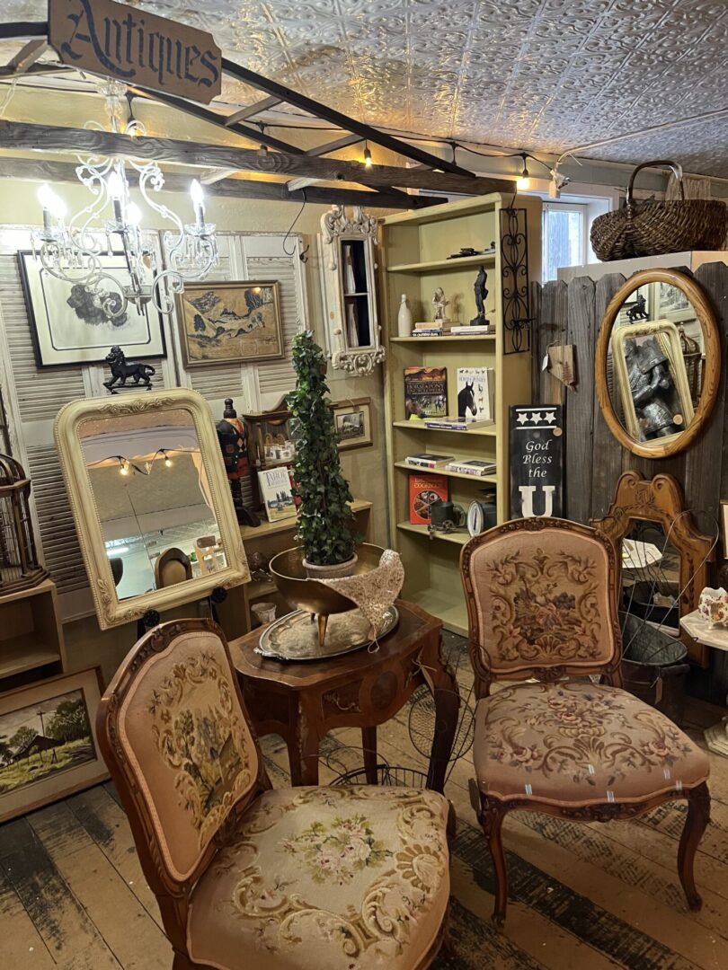 Cozy vintage living room with classic furniture and decor.